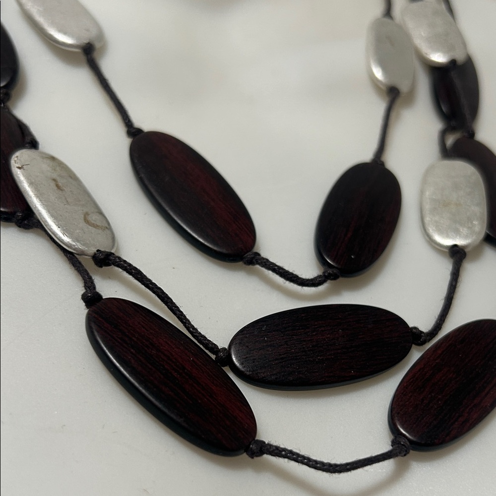 Elegant Silver and Dark Brown Necklace